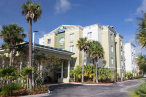 Отель Days Inn & Suites by Wyndham Fort Pierce I-95  Форт Пирс